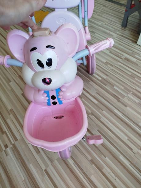 Trojkolka so strieškou,