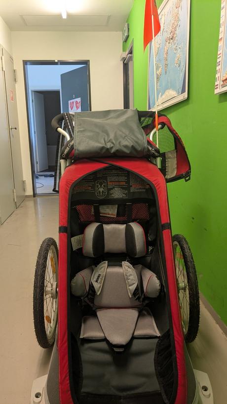 Thule cyklo vozík pre 1 dieťa top stav, 