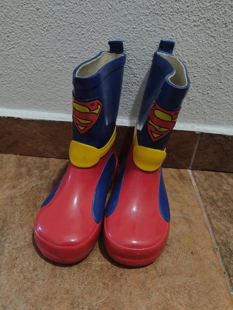 Gumáky superman, 26