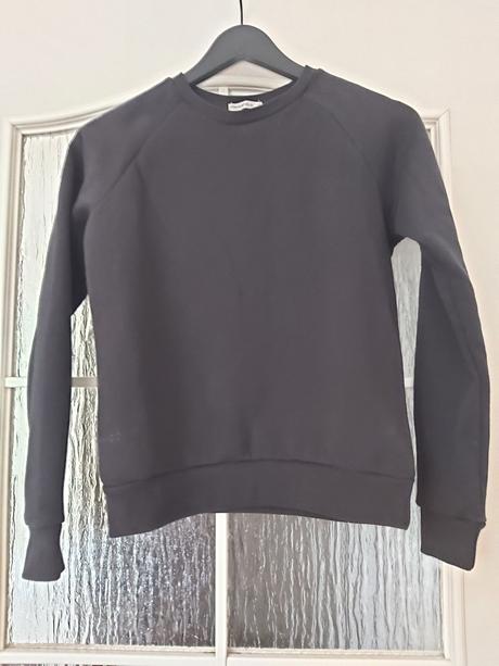 Čierna mikina., gate,34