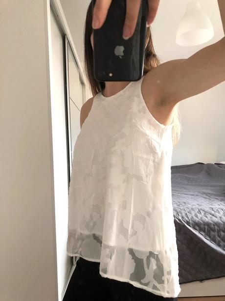 Jarná biela blúzka s kvetmi, reserved,s