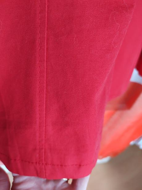 Červený krátky trenčkot, l