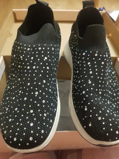 Čierne topanky, graceland,33