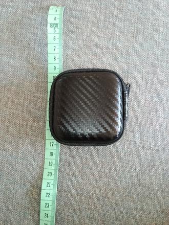 Prenosne cestovné puzdro na slúchadlá,