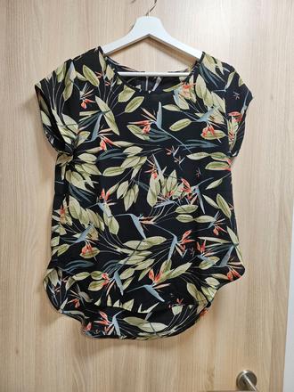 Blúzka only so vzorom kvetin a listov, only,36