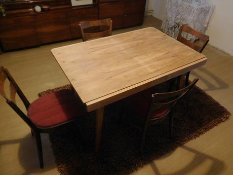 Stol jedálenský rozkladací +4 x stolička,, 