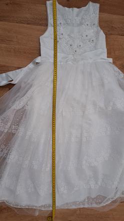 Šaty na 1.sv.prijímanie, 152