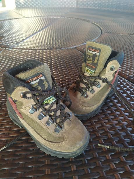 Turistické topánky, 28