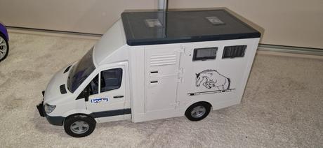 Prepravník na kone mb sprinter s koňom, 