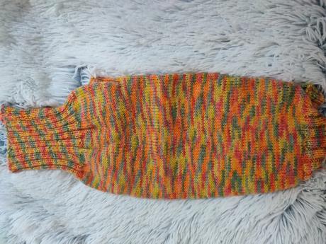 Oblečenie pre psika nové , ručná práca aj kúpené, 