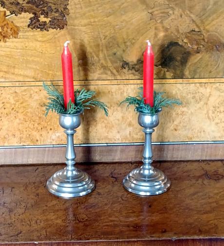 2ks staré kovové svietničky, 