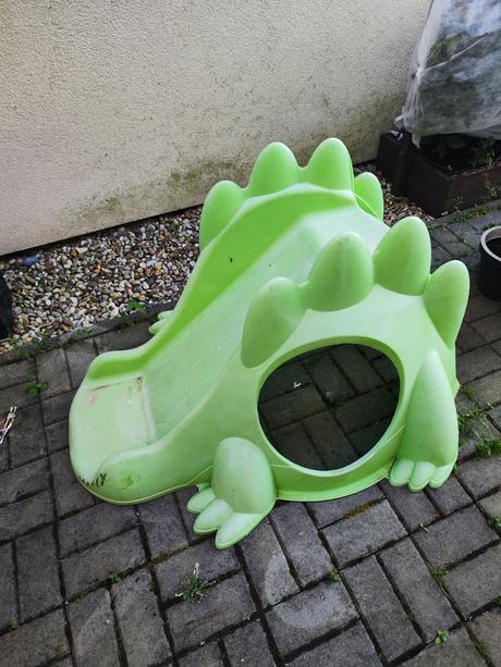 Šmykľavka dinosaurus,