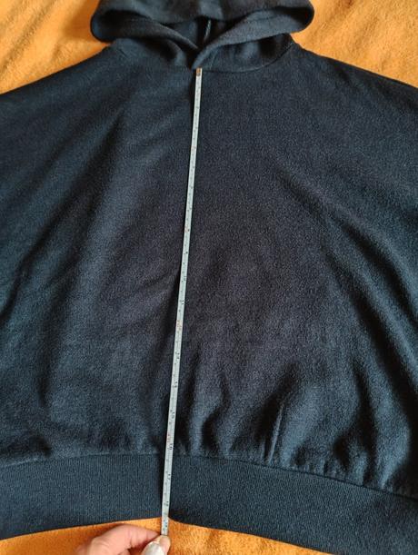 Krátka hrubšia mikina top stav, tcm,170