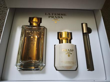 Parfém prada la femme,