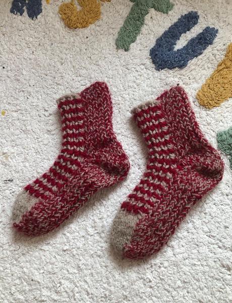 Červeno - sivé handmade unisex ponožky 24 - 27, 25