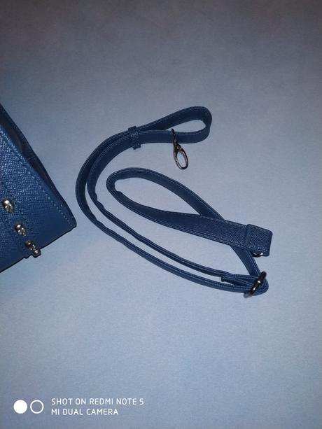 Tmavomodrá rocková kabelka so šatkou,