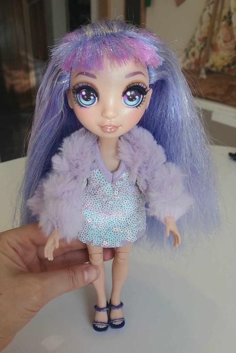 Bábika violet willow - kolekcia rainbow high, 