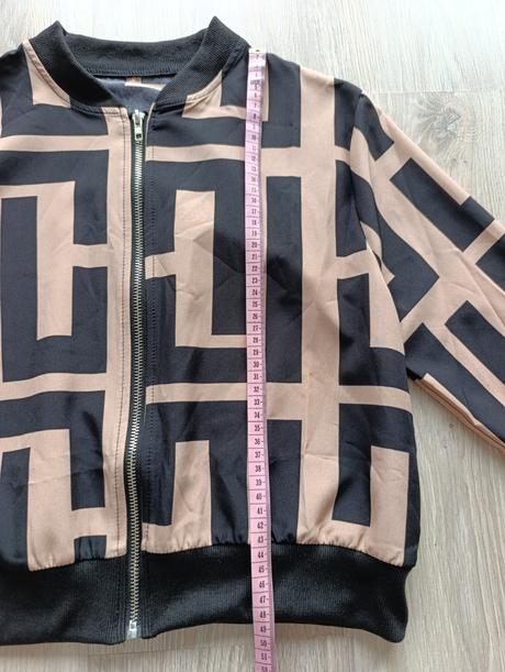 Dámska krátka tenká bunda, m