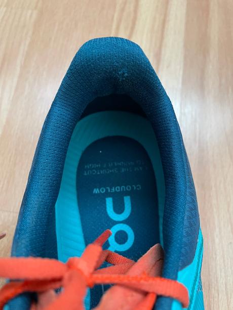 Tenisky on clouds, 38