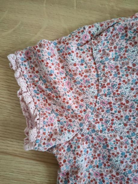 Krásne kvietkované šaty next, veľ.110, next,110