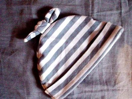 Pásikavá čiapočka-bielomodrá, 62