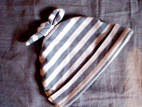 Pásikavá čiapočka-bielomodrá, 62