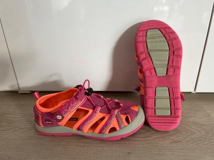 Dievcenske sandale vel. 35, lotto,35