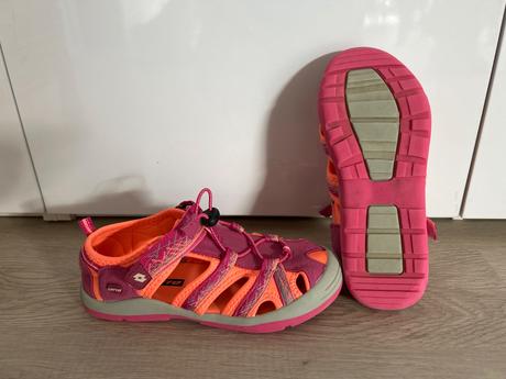 Dievcenske sandale vel. 35, lotto,35