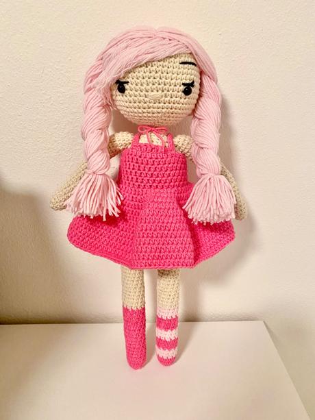 Barbie háčkovaná ružová bábika,