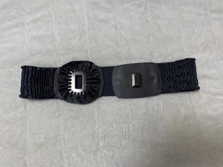 Elastický hrubý antracitový opasok,