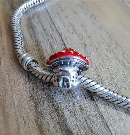 Prívesok hríbikový domček, 