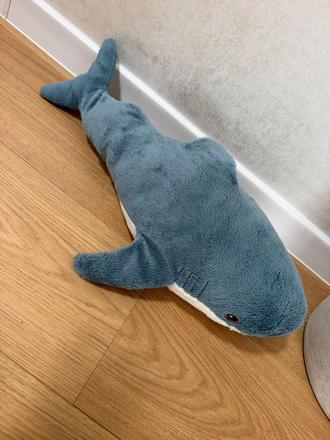 Plyšový žralok ikea,