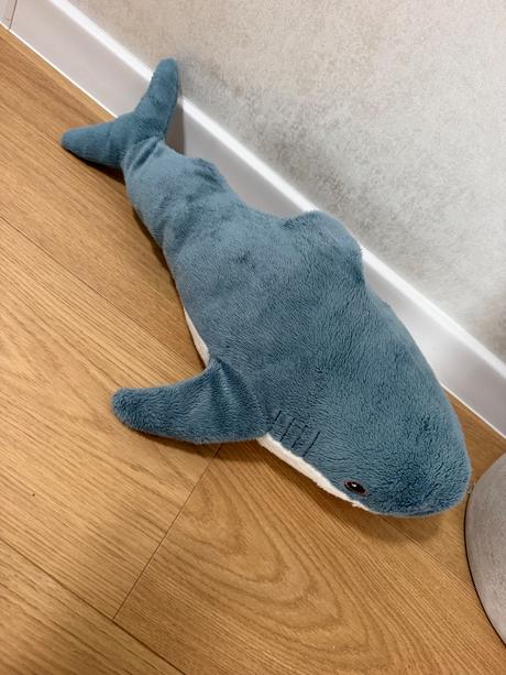 Plyšový žralok  ikea, 