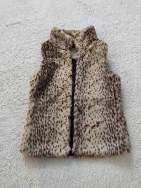 Teplá tigrova vesticka, 140