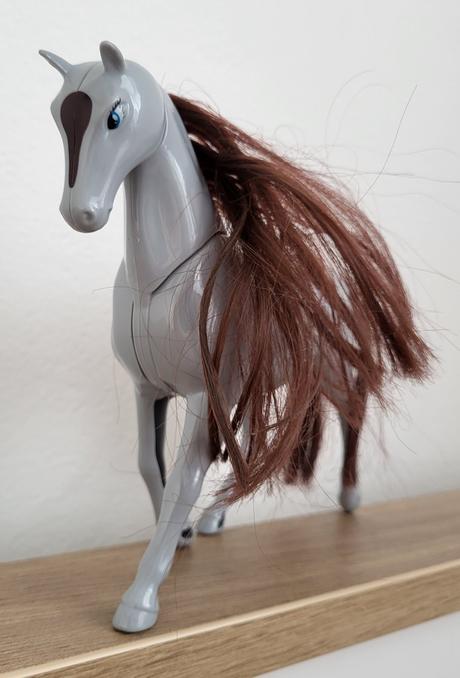 Sivý kôň s pohyblivými časťami, 