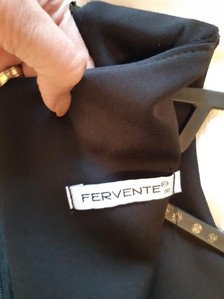 Šaty vrátane poštovného, s