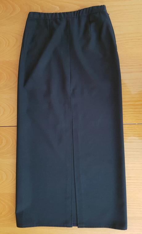 Dlha sukna s velkym rozparkom, s