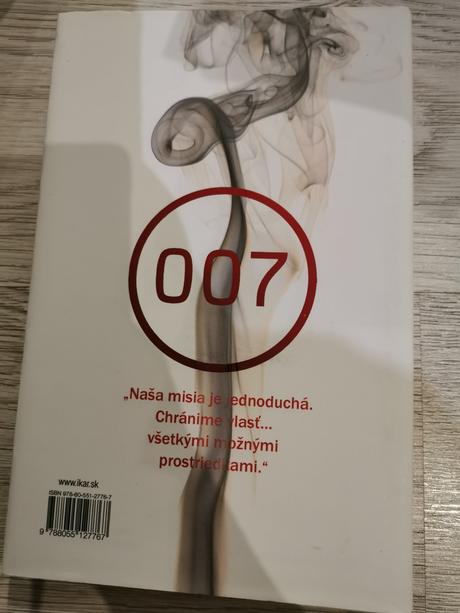 Kniha carte blanche,