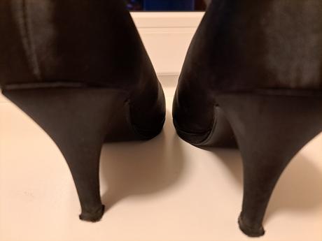 Čierne lodičky, 38