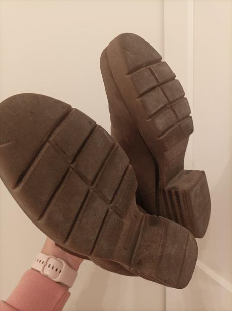 Čižmičky na opätku, 38