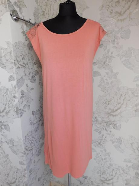 Pekne letne šaty, 38