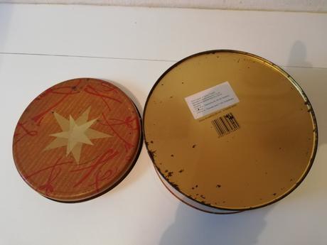 Staršia vianočná plechovka, 