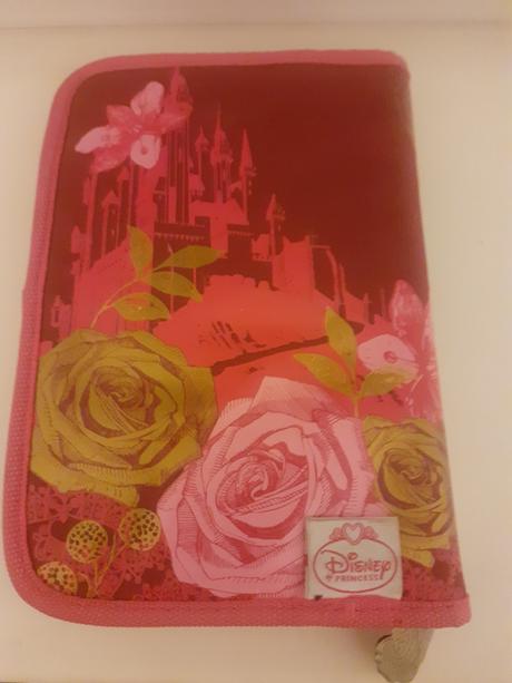 Dievčenský peračník šípková ruženka, 