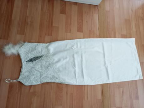 Biele saténové šaty, 38