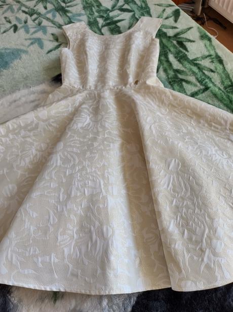 Šaty - nádherné, 38