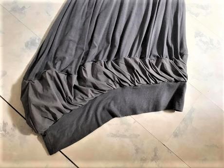 Extravagantné šaty, m