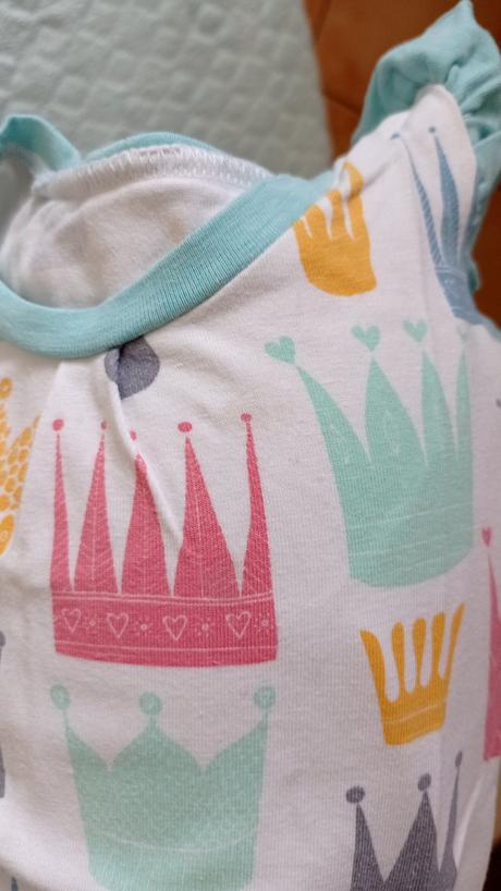 Handmade tricko s korunami, 104