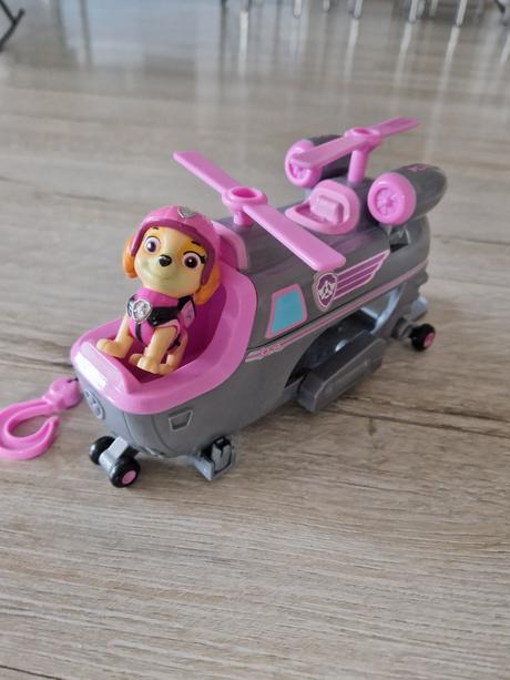 Vrtuľník ,,tlapková patrola,,, 