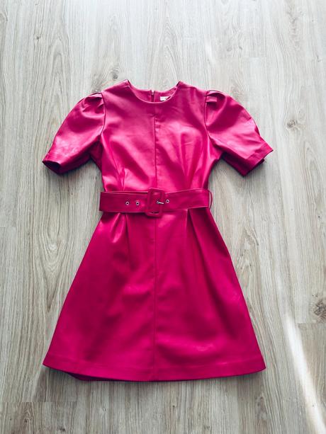 Krásne fuchsiové koženkové šaty značky reserved, reserved,s