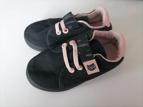 Predám dievčenské tenisky, 25